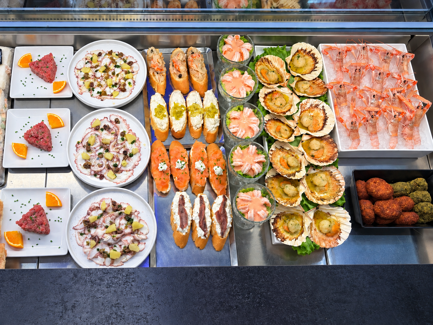 Vetrina aperitivo di pesce